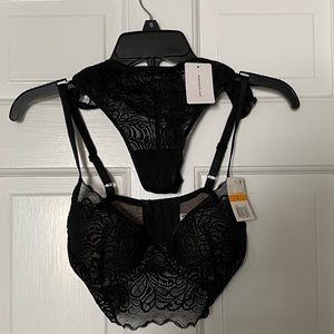 B.tempt’d NWT matching set beautiful black lace